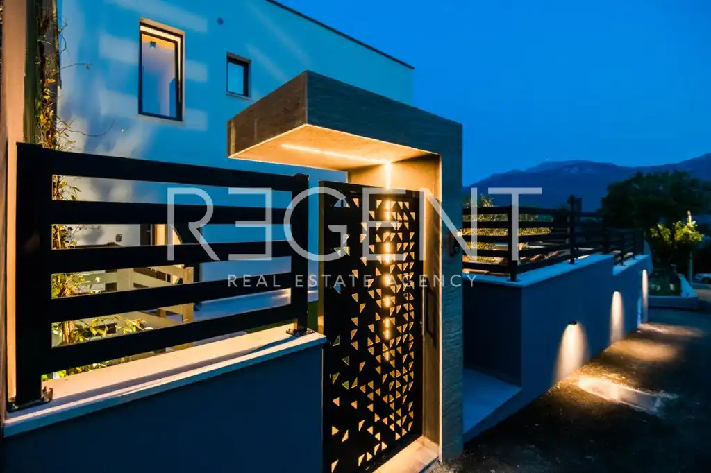 Makarska, Zagvozd - Luxury villa with pool 270 m2