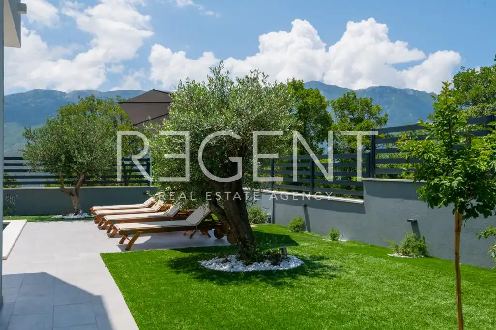 Makarska, Zagvozd - Luxury villa with pool 270 m2