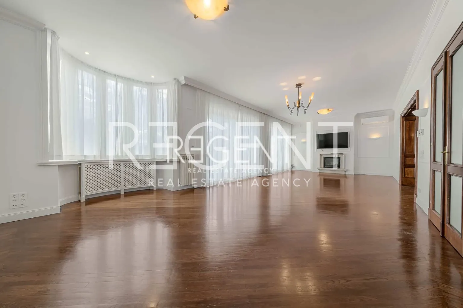 Záhřeb, Tuškanac - Luxusní byt se zahradou 250 m2, pronájem