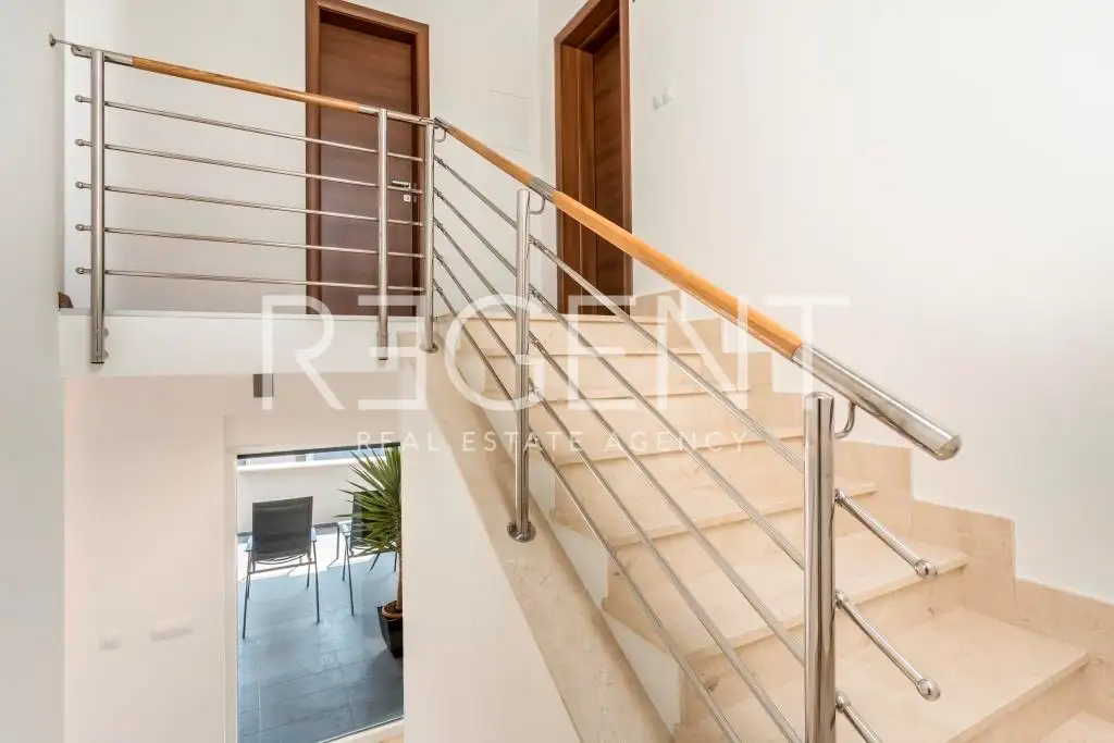 Podstrana - Trojizbový byt s terasou