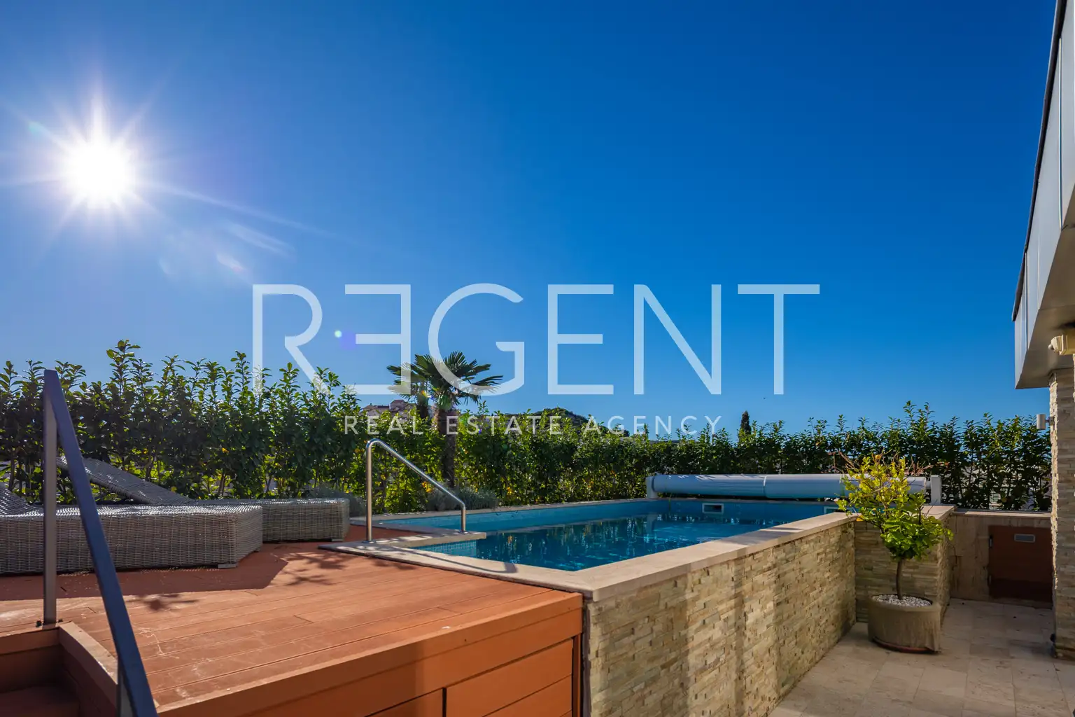 Dubrovnik, Lapad – penthouse 268 m², krovna terasa, bazen, garaža