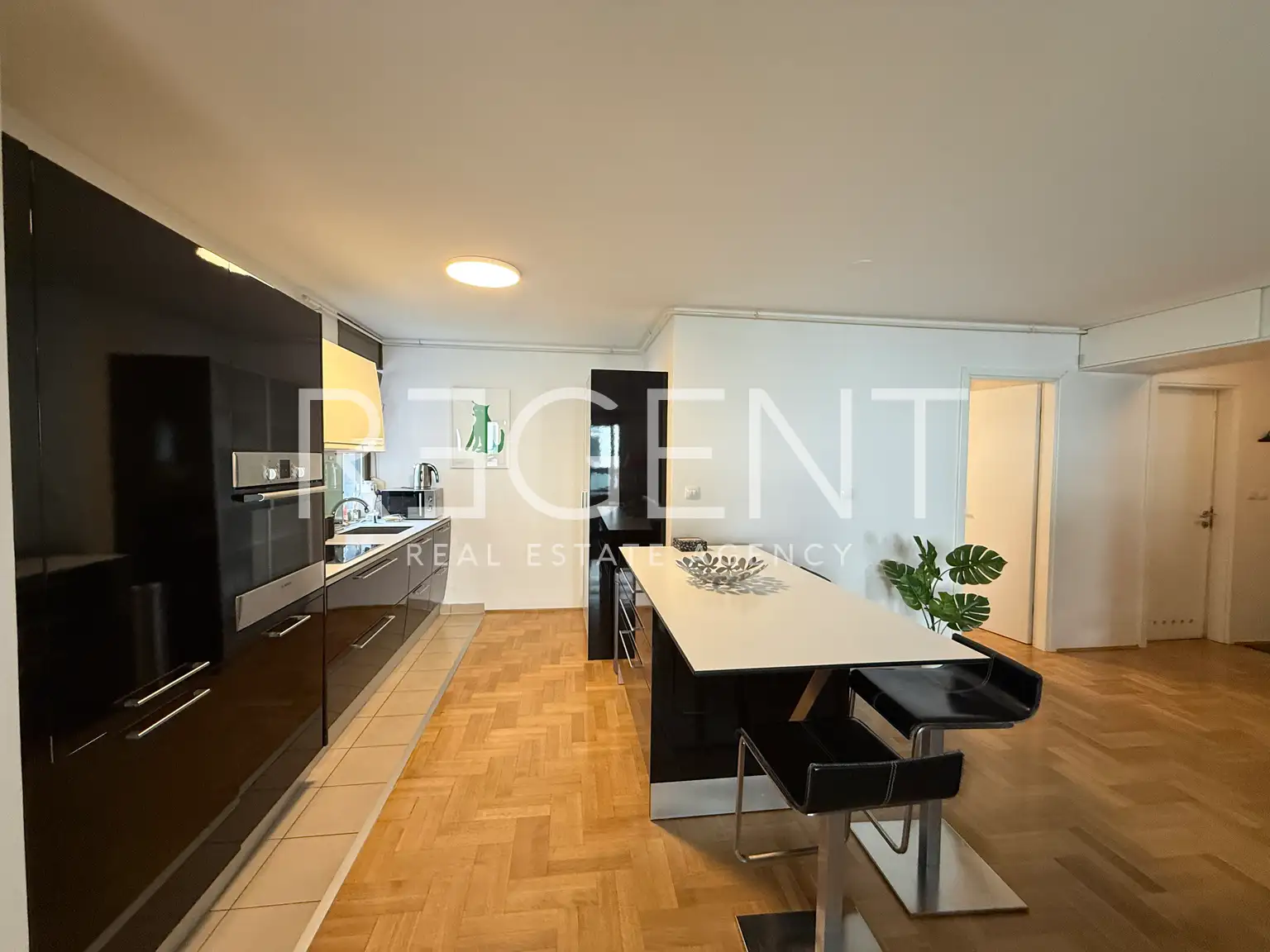 Zagabria, Donji Grad - Bilocale in affitto con parcheggio