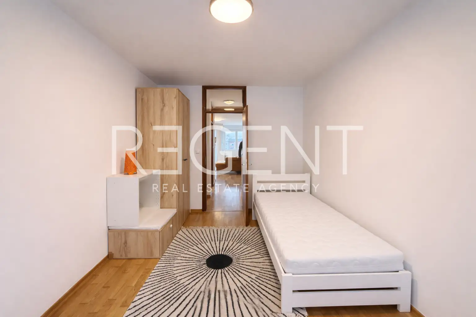 Zagreb, Vrbani - appartement de trois pièces à louer