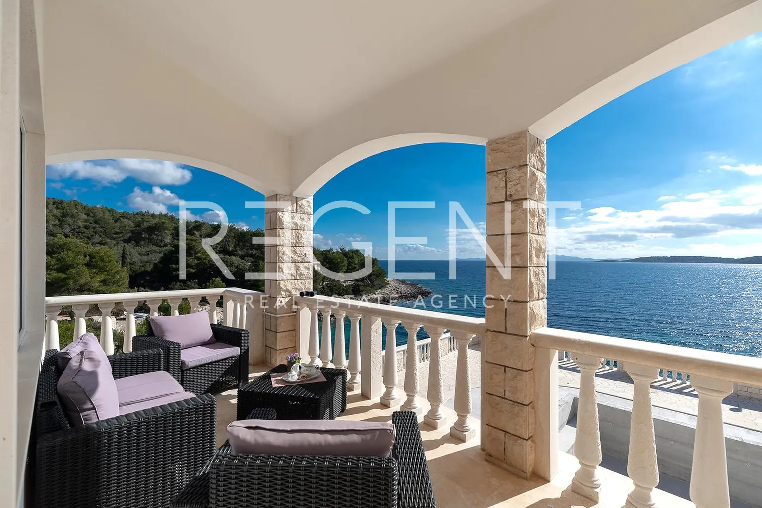Otok Korčula – Unikatna kamena kuća uz more 450 m2
