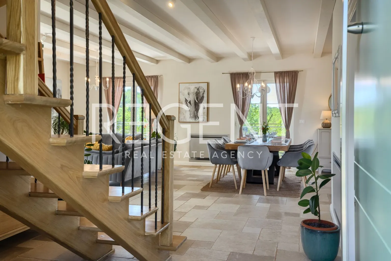 Istrie, Višnjan - Luxusní vila s bazénem a panoramatickým výhledem 170 m2