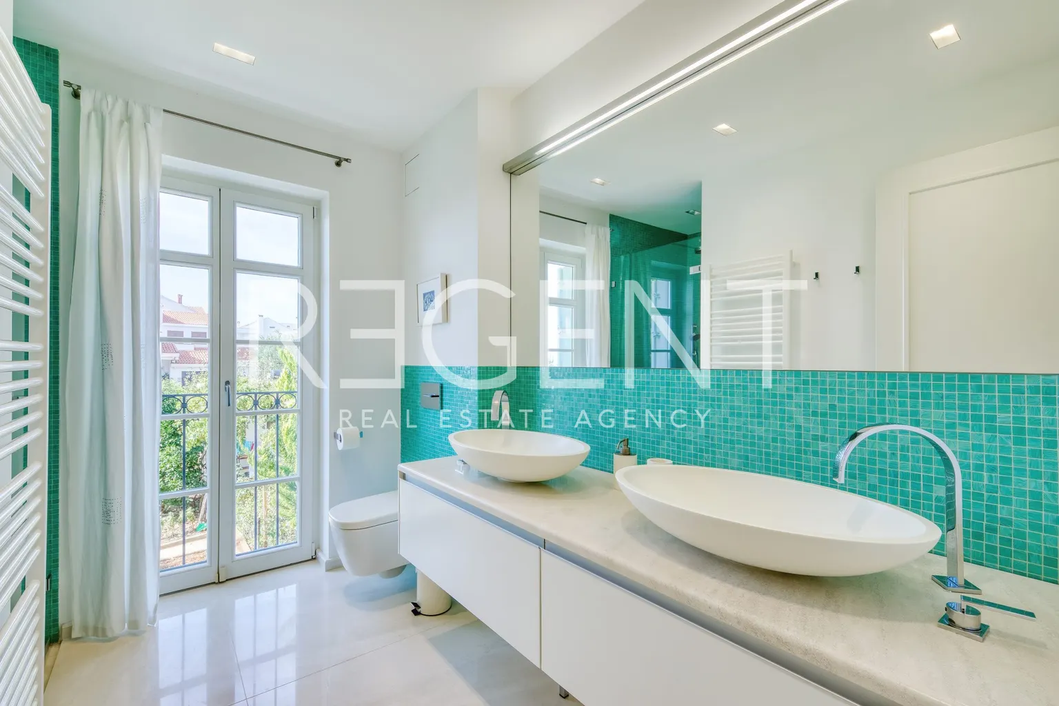 Zadar - Luksuzna vila prvi red uz more 210 m2