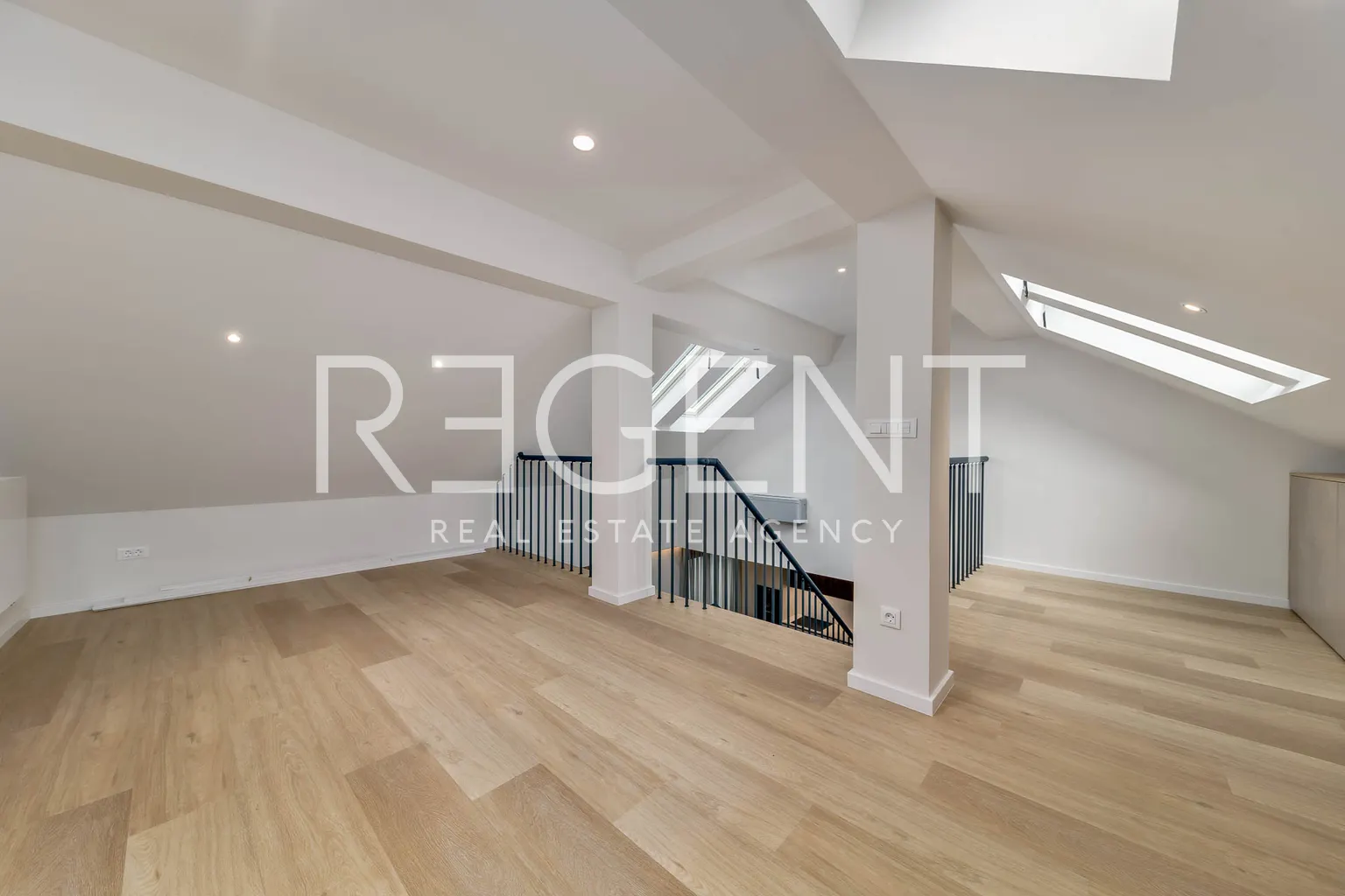 Záhřeb, Centrum – Luxusní dvoupodlažní penthouse 150 m² k pronájmu