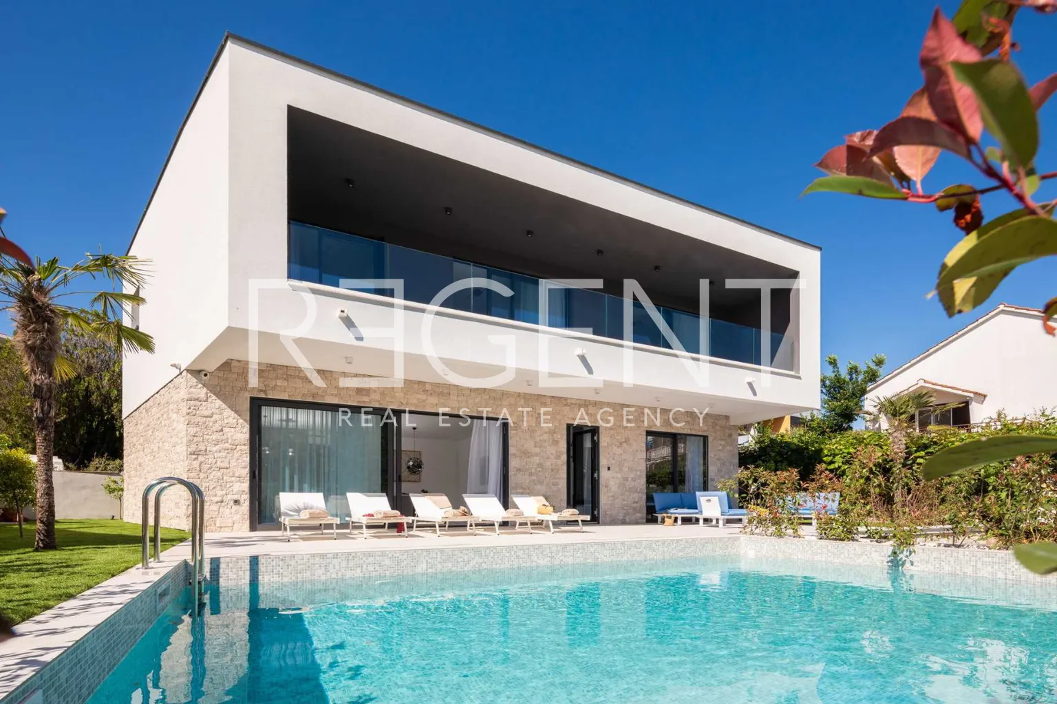 Rogoznica – Luxusní vila 200 m2 u moře