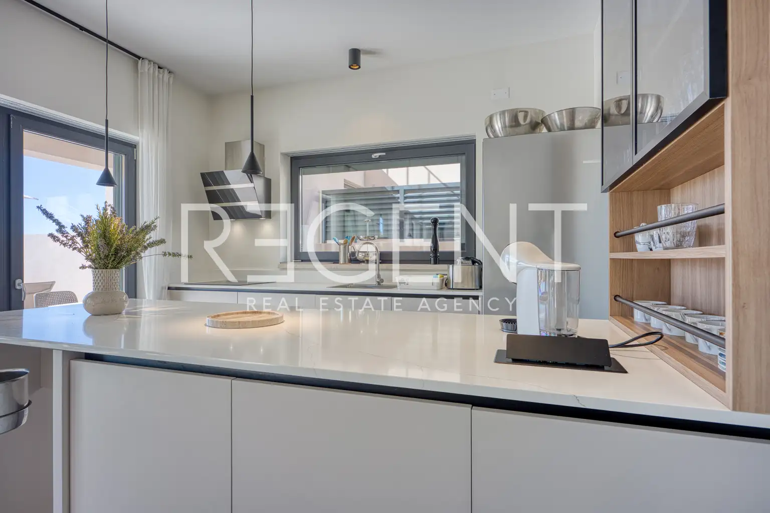 Kuća 230 m² — grijani bazen, krovna terasa, Poreč