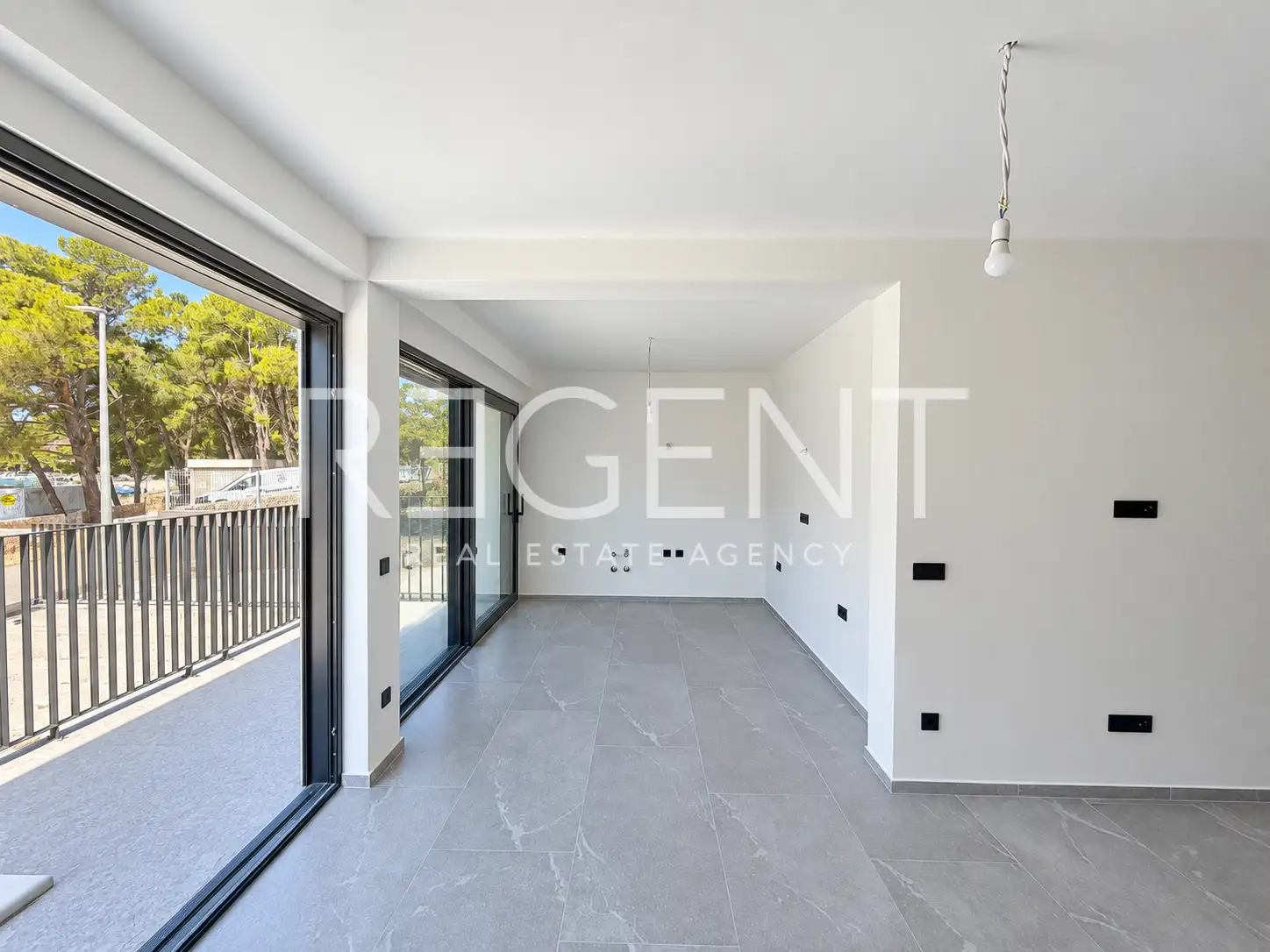 Pakoštane, Drage – Villa 368 m² mit Pool, in erster Reihe zum Meer