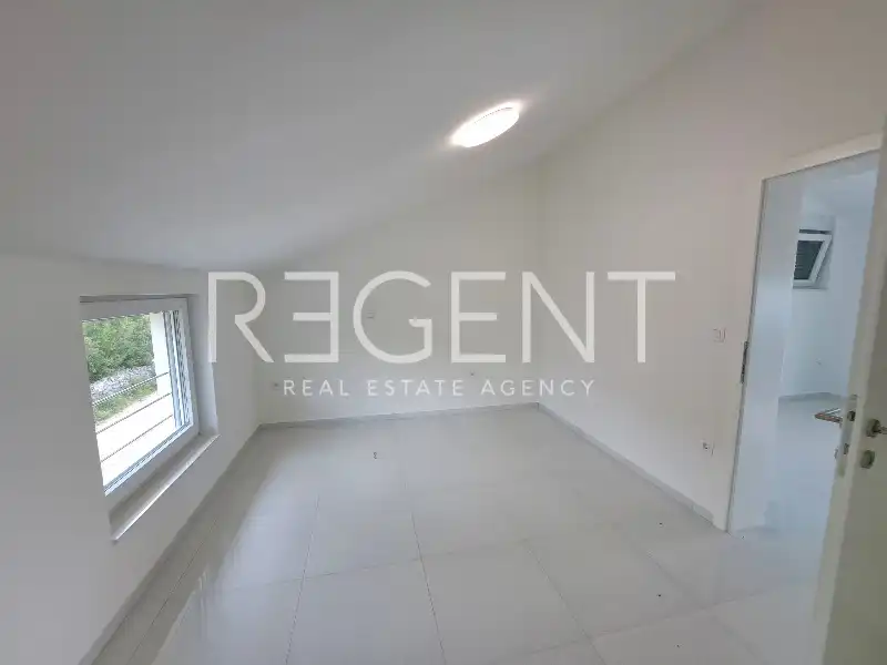 Crikvenica - Četverosoban stan s terasom 110 m2, novogradnja