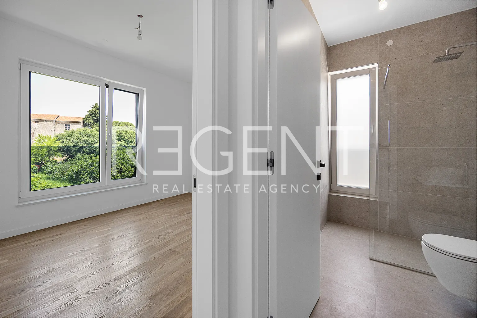 Istra, Tar - Ekskluzivan penthouse s krovnom terasom u novogradnji 130 m2