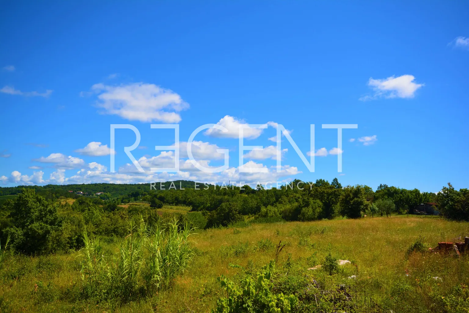 Istrie, Buje - Stavební pozemek 880 m2