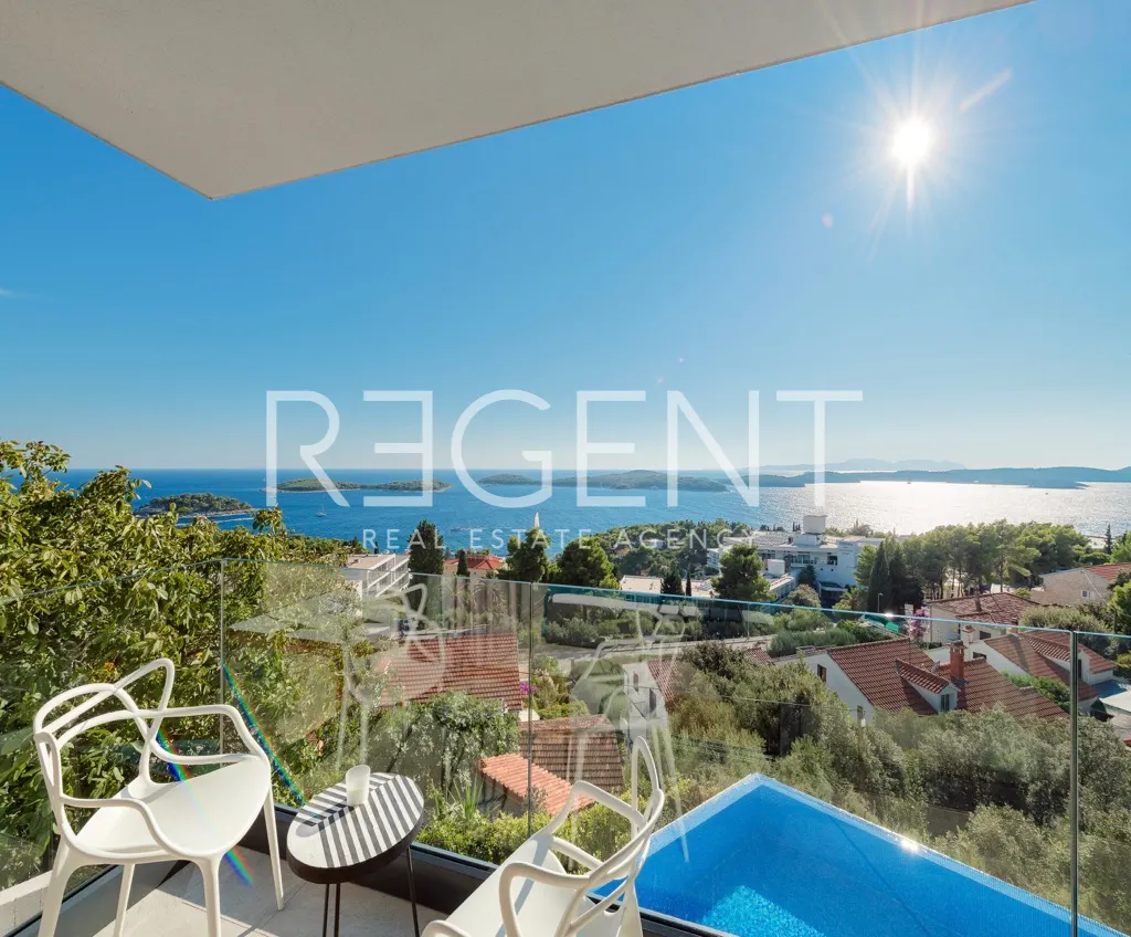 Hvar – Moderna vila s pogledom na more 195 m2