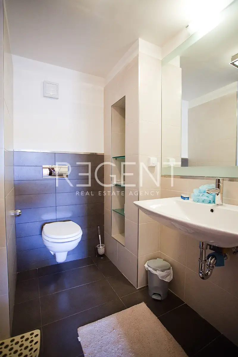 Split, Centar - Dvosoban stan sa pogledom na povijesnu jezgru grada