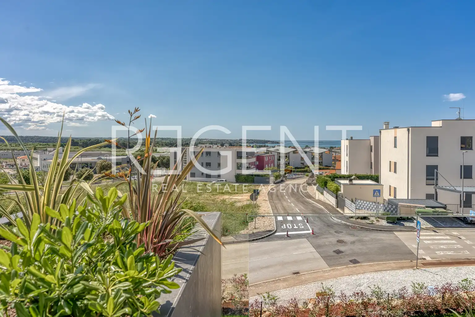 Istrie, Novigrad - Dvoupokojový apartmán v luxusním rezidenčním komplexu 60 m2