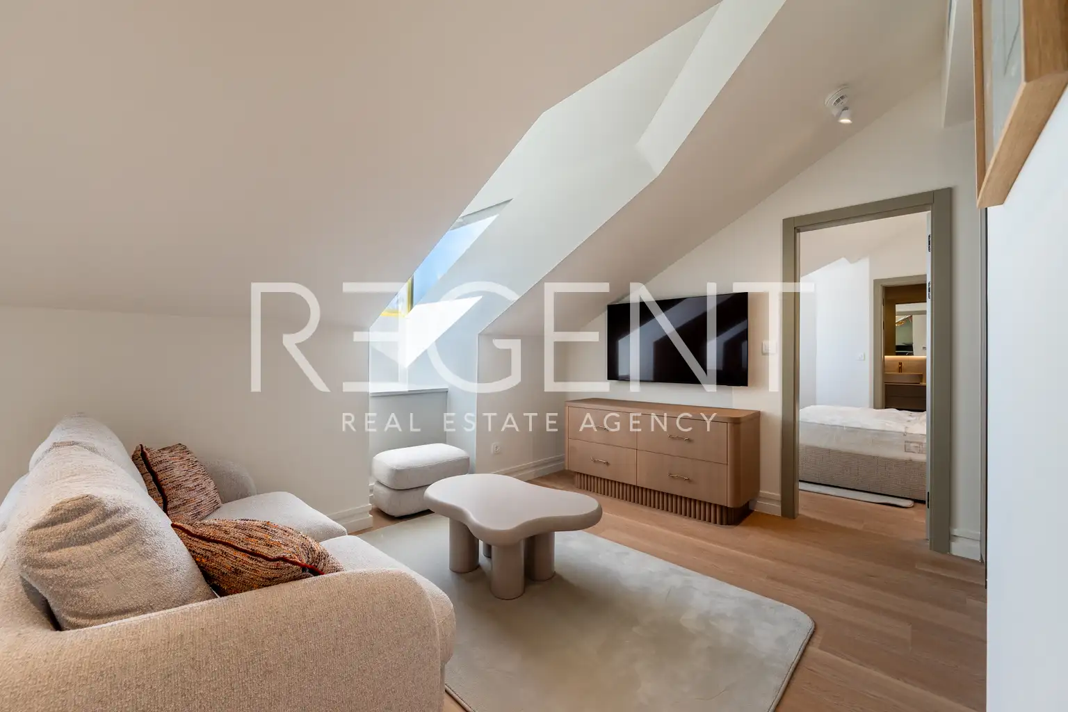 Stan 46 m² za najam — prvi najam, Centar
