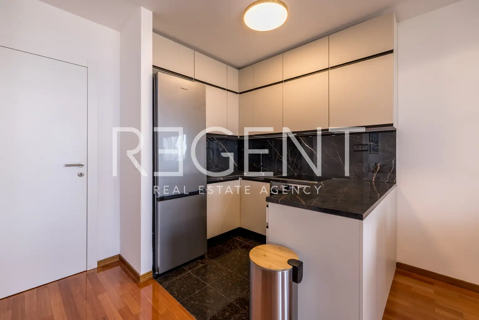 Spalato, Žnjan - Appartamento trilocale con loggia e vista mare