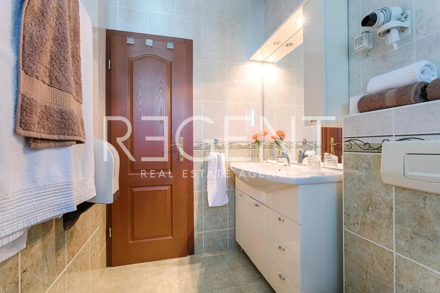 Trogir – Elegancki hotel z widokiem na morze