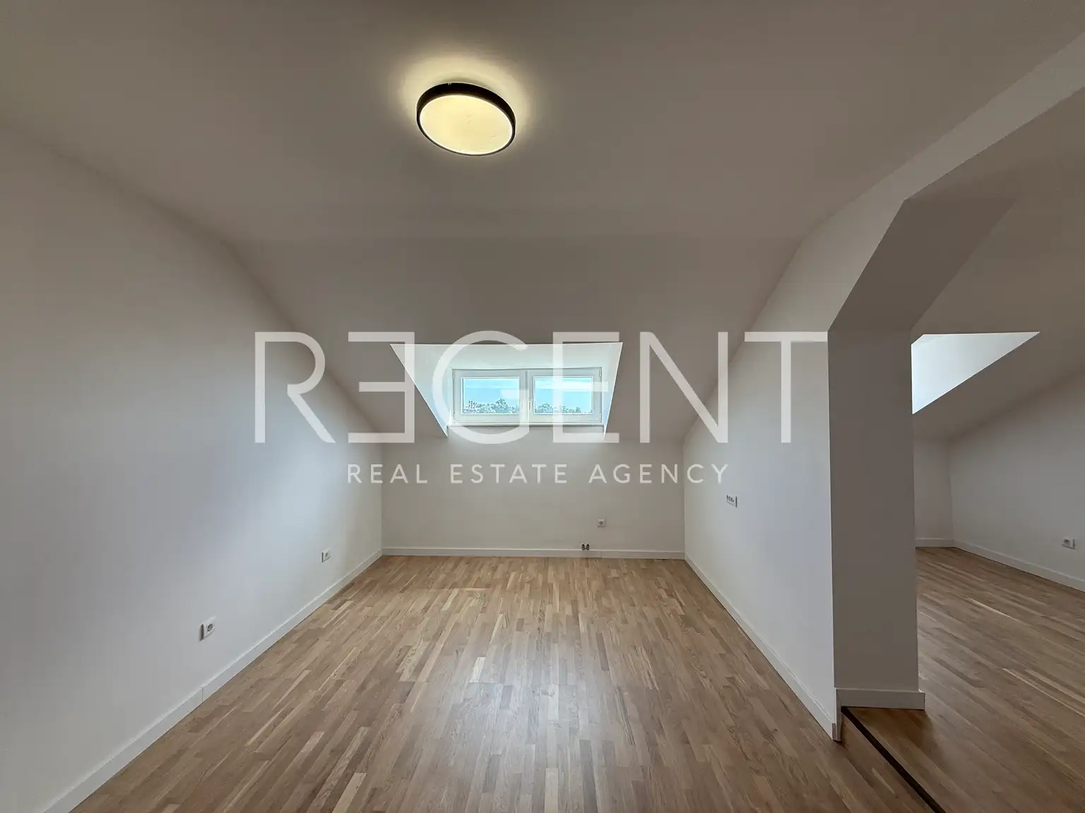 Zagreb, Center - Renovated three-room attic apartment