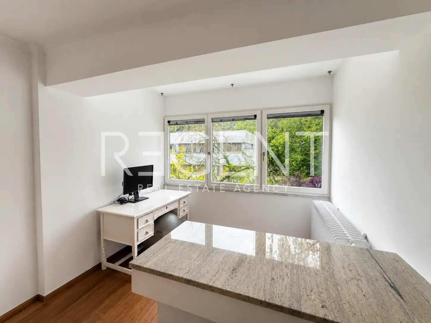 Záhreb, Medveščak – byt 150 m² na prenájom, 4 spálne, loggia, garáž