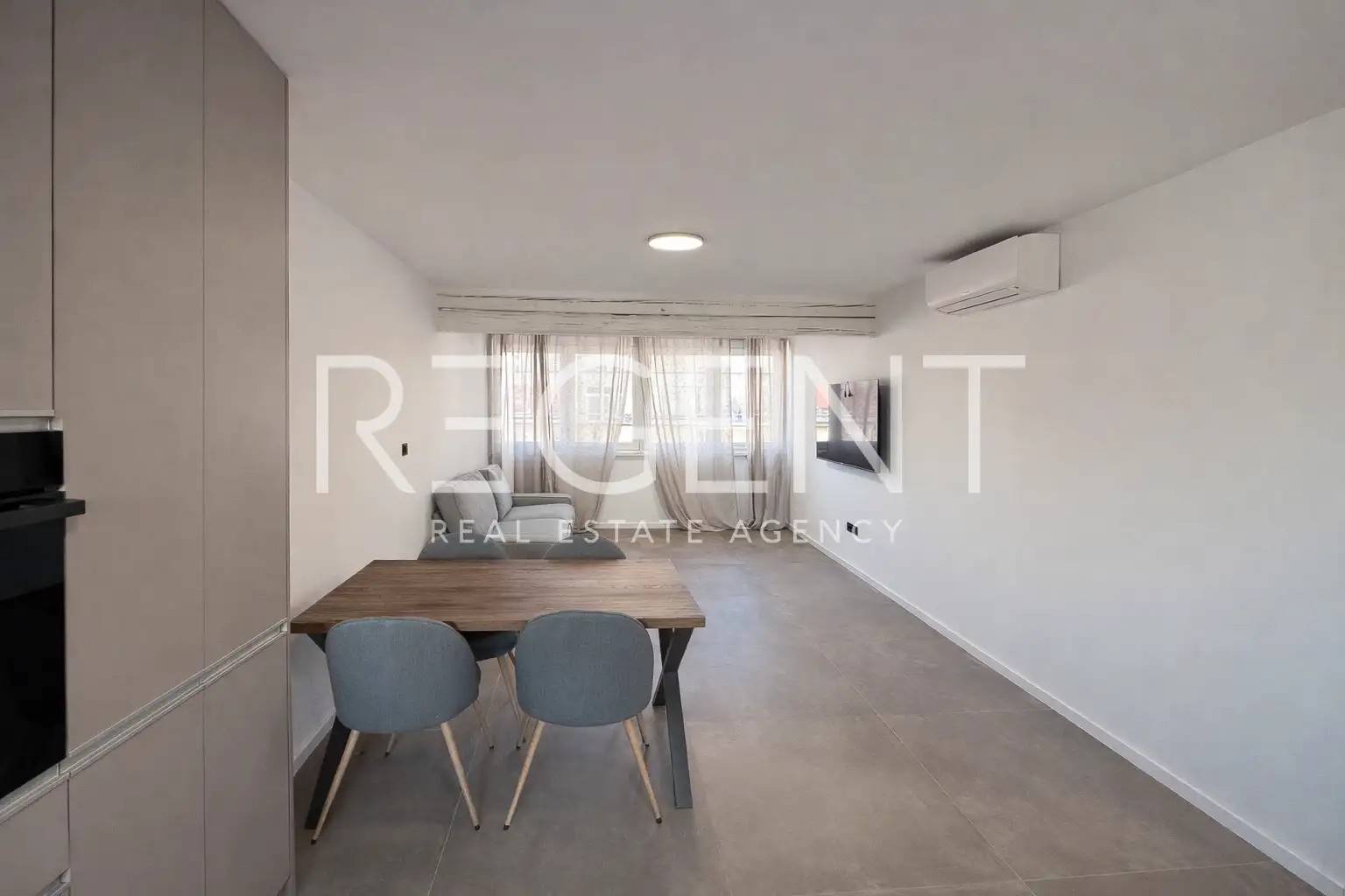 Zagreb, Centar - Trosoban renoviran stan za najam s parkingom