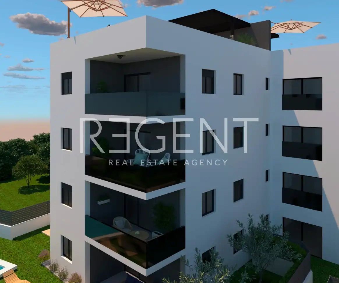 Trogir, Okrug Gornji – Dvosoban stan s terasom 74 m2 novogradnja