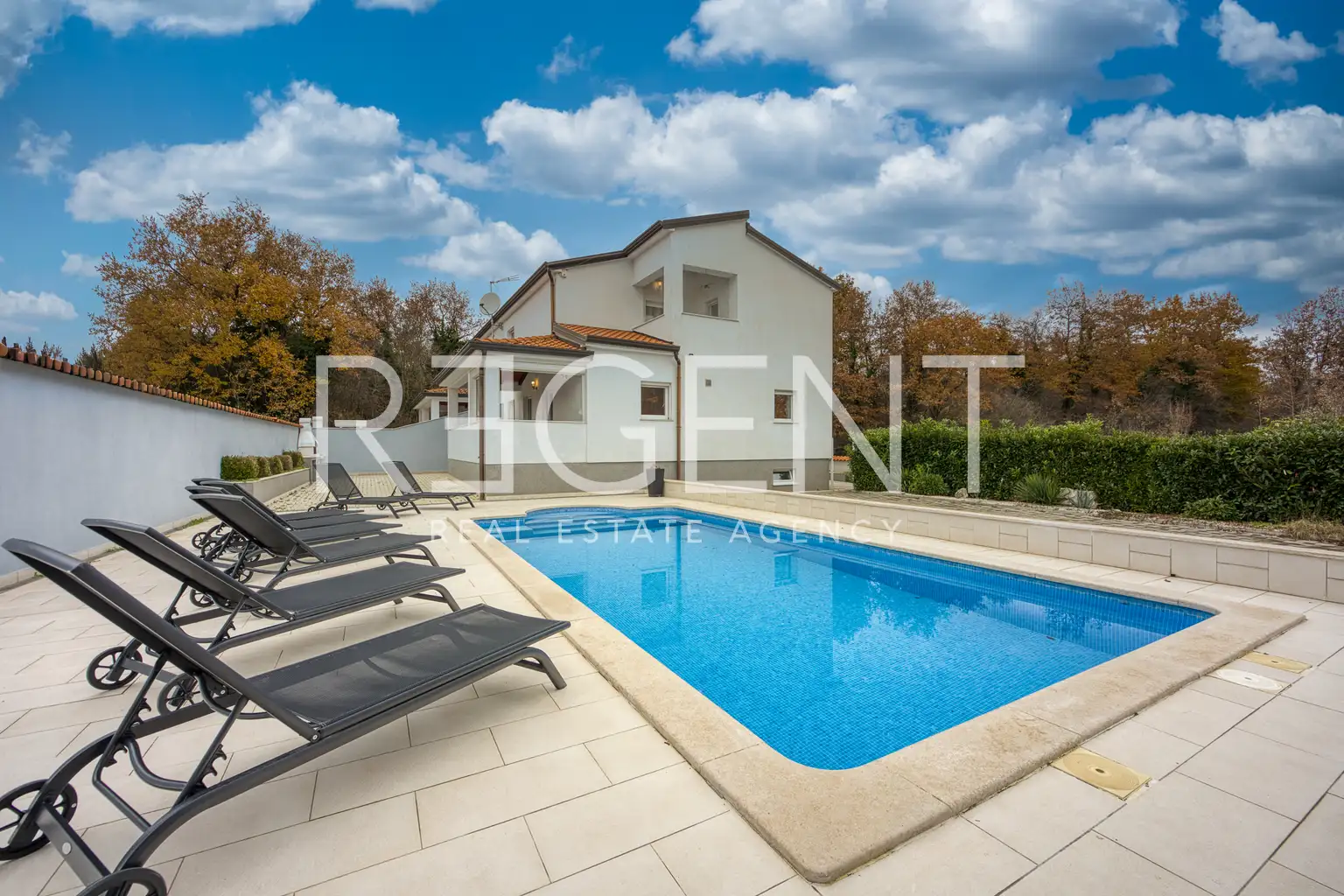 Poreč, Vežnaveri – Maison avec deux appartements