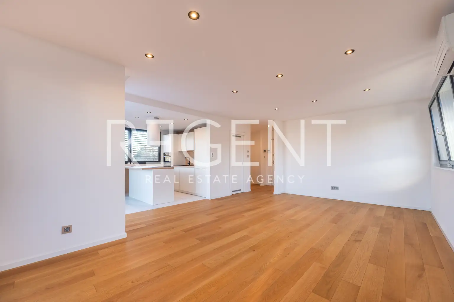 Загреб, Сребрняк – роскошная четырехкомнатная квартира