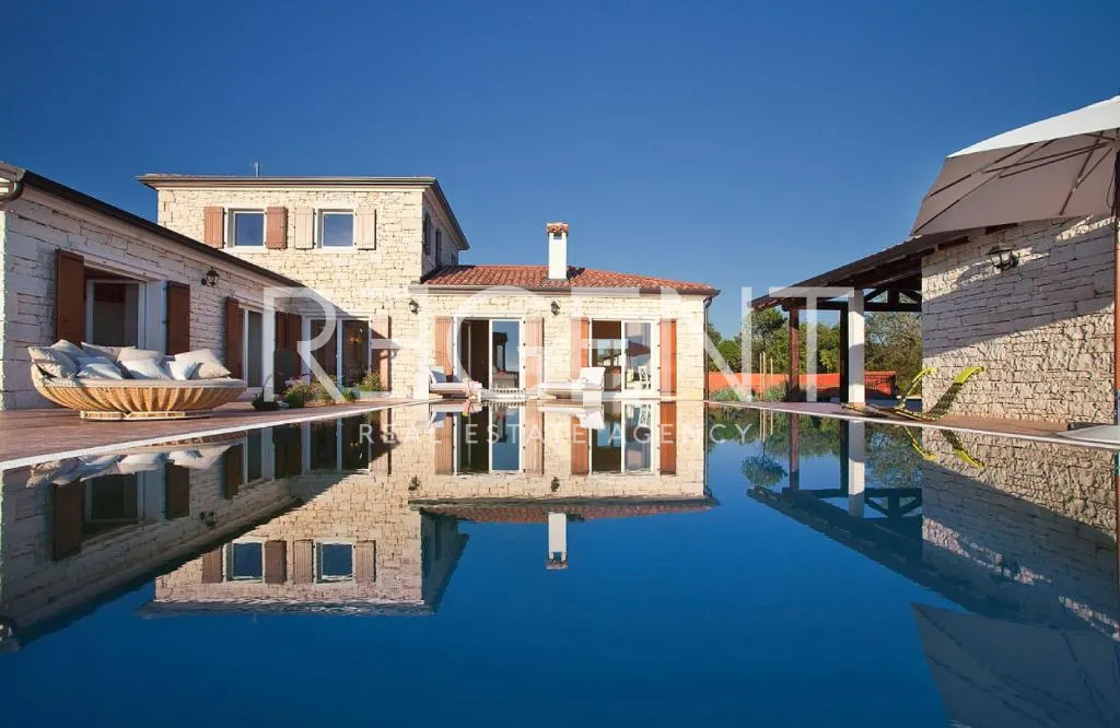 Istra, Vodnjan - Prekrasna kamena vila 230 m2