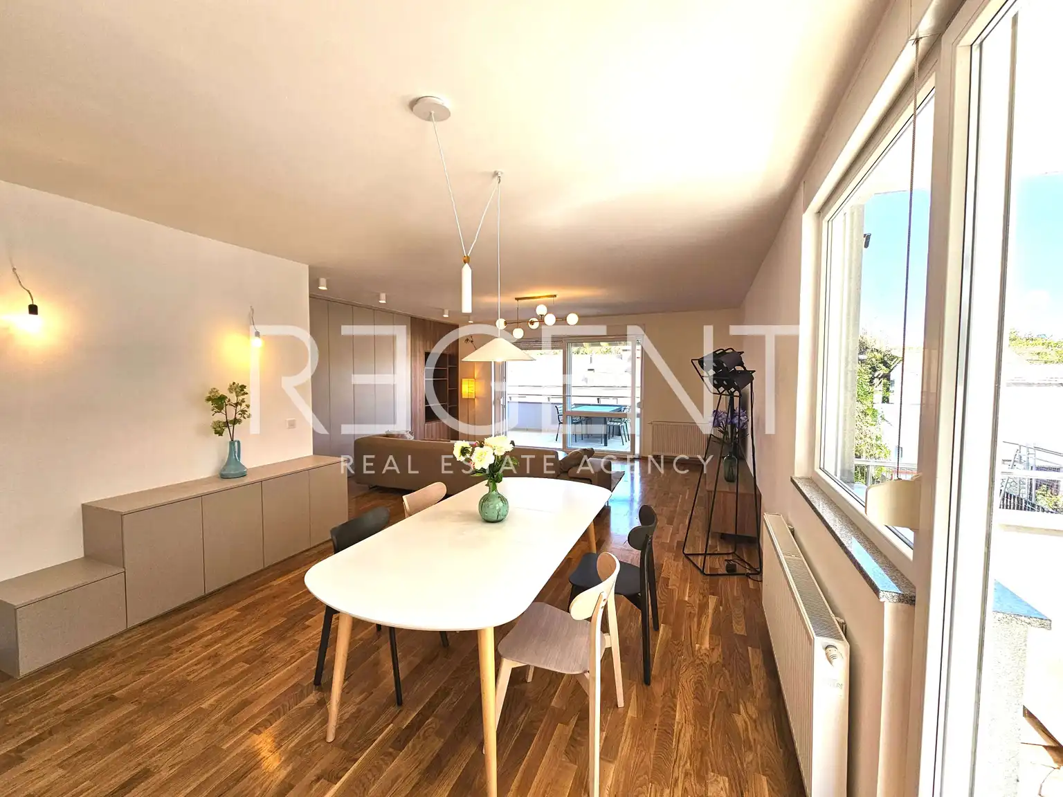 Zagreb, Pantovčak - Luxury four-room apartment with terrace 166 m2 + garage, first rental