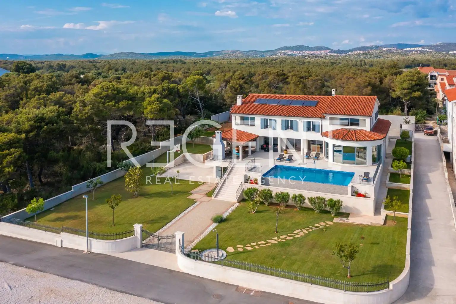 Šibenik - Wunderschöne Luxusvilla am Meer 1000 m2
