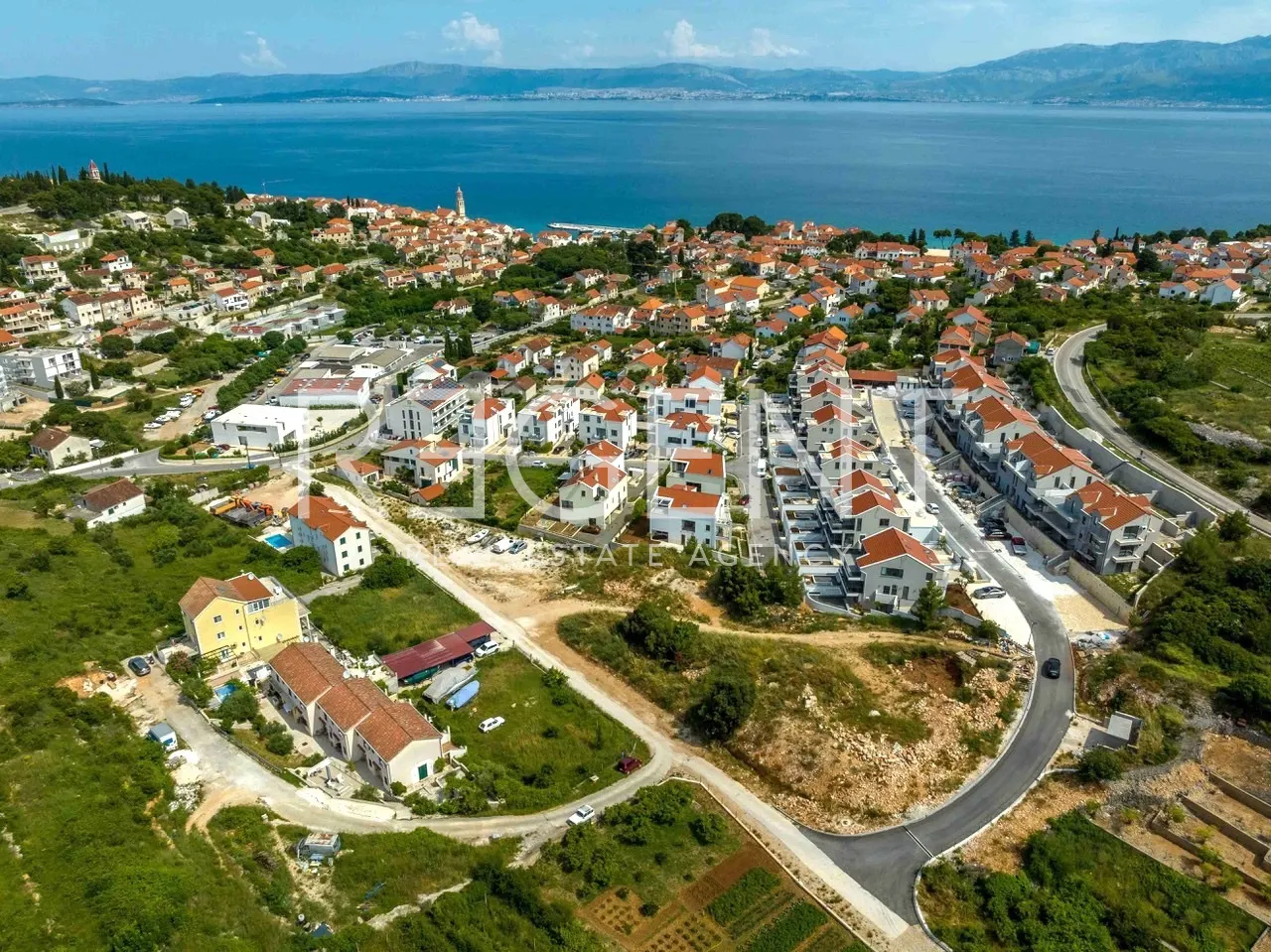 Brač, Sutivan – Luxusný obytný komplex