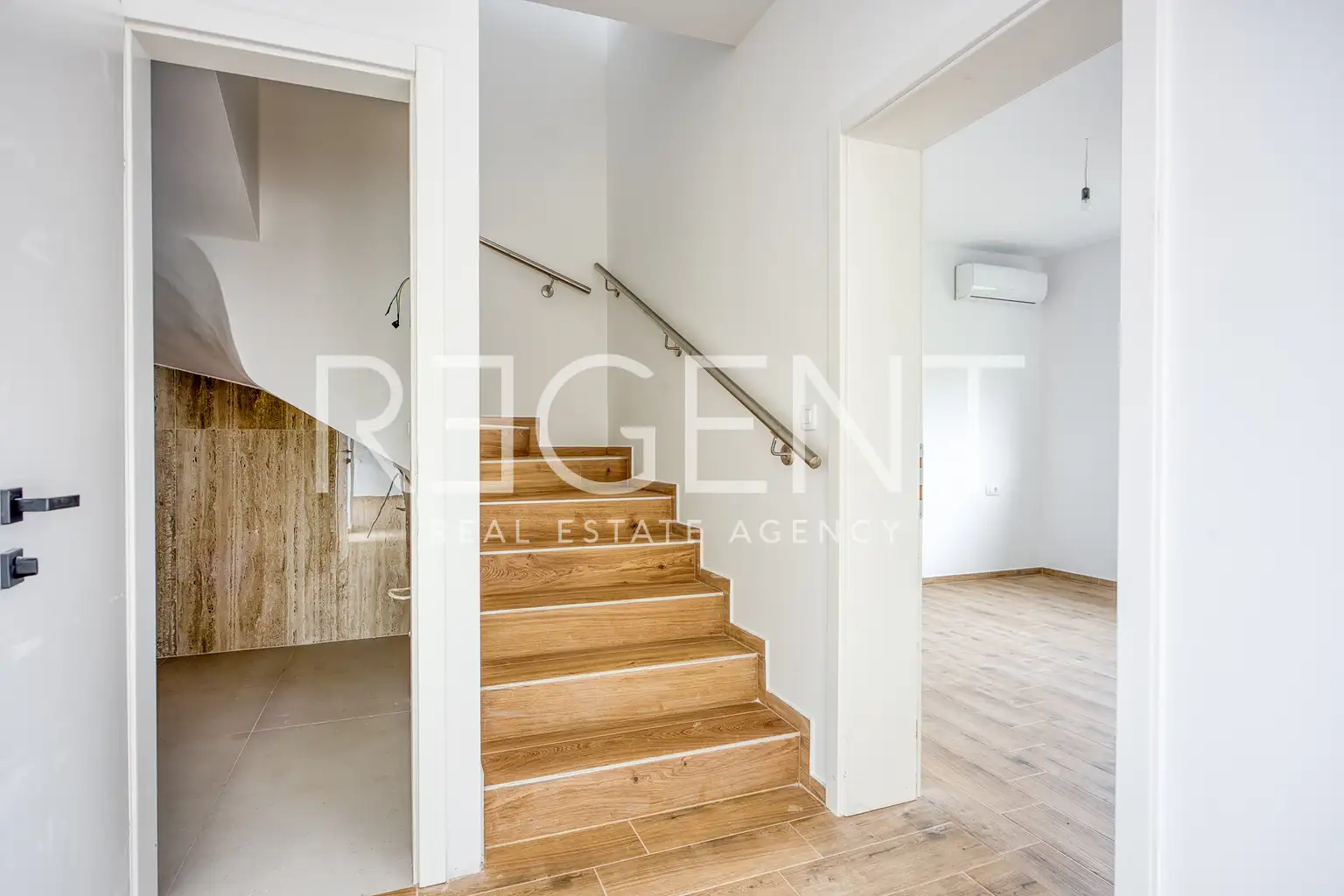 Kaštelir-Labinci - Dvojna kuća s bazenom i pogledom na more