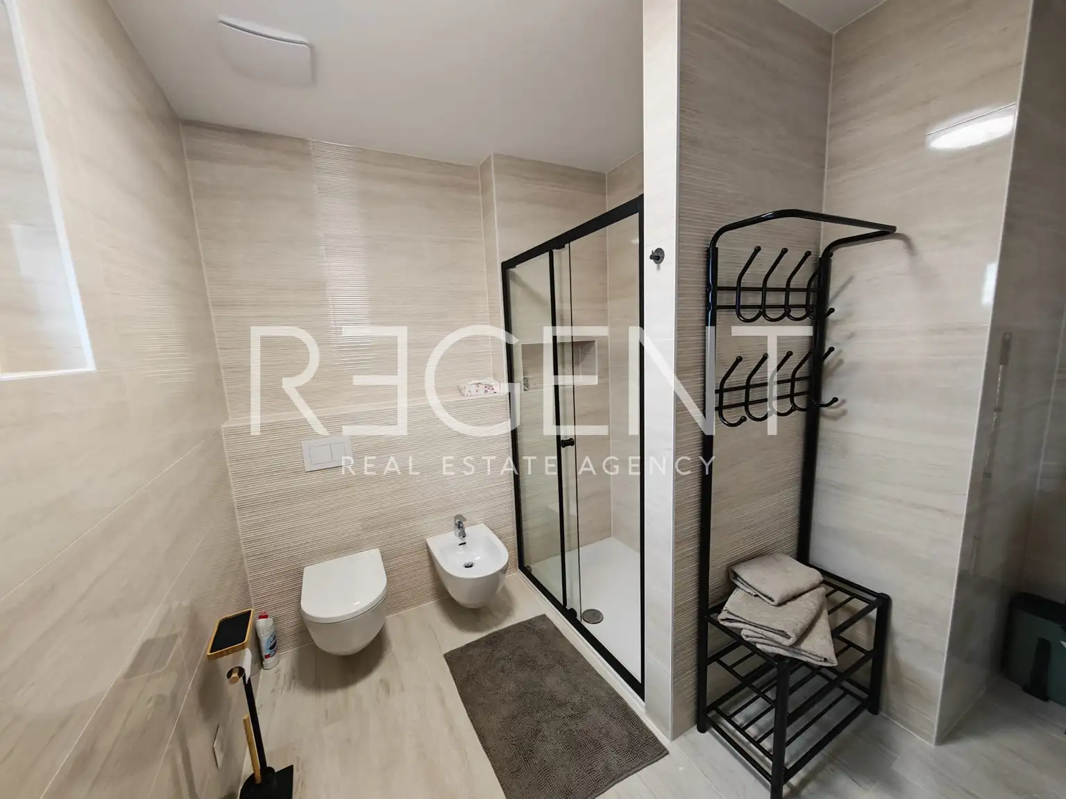 Split, Duilovo - Dvojizbový byt s loggiou a výhľadom na more