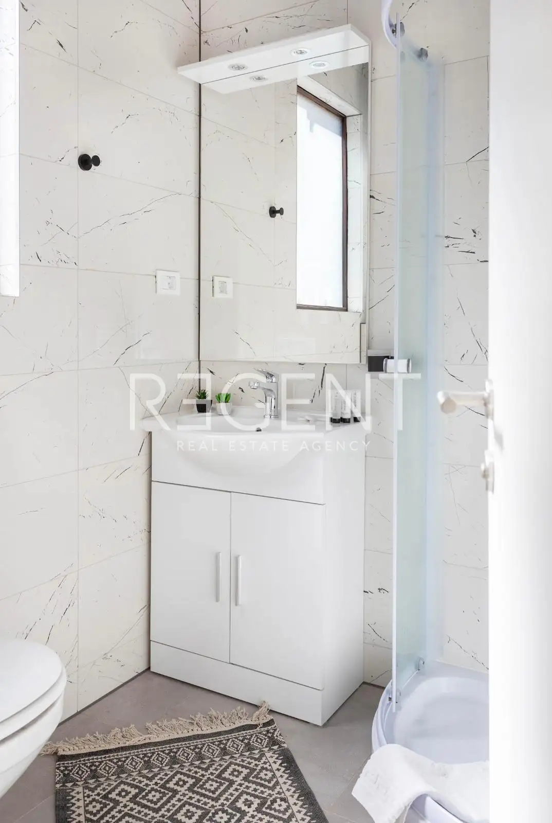 Záhřeb, Náměstí Franjo Tuđmana – Zařízený dvoupokojový byt