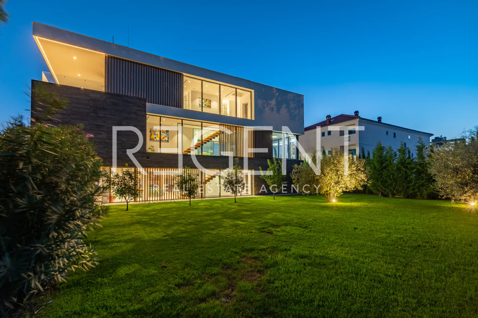 Zadar, Sukošan – Prestižní luxusní vila 585 m2