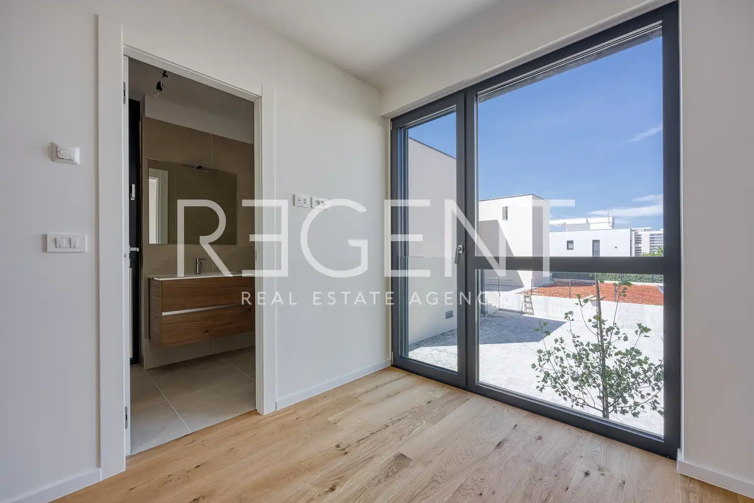 Istrie, Novigrad - Čtyřpokojový apartmán v luxusním obytném komplexu 115 m2