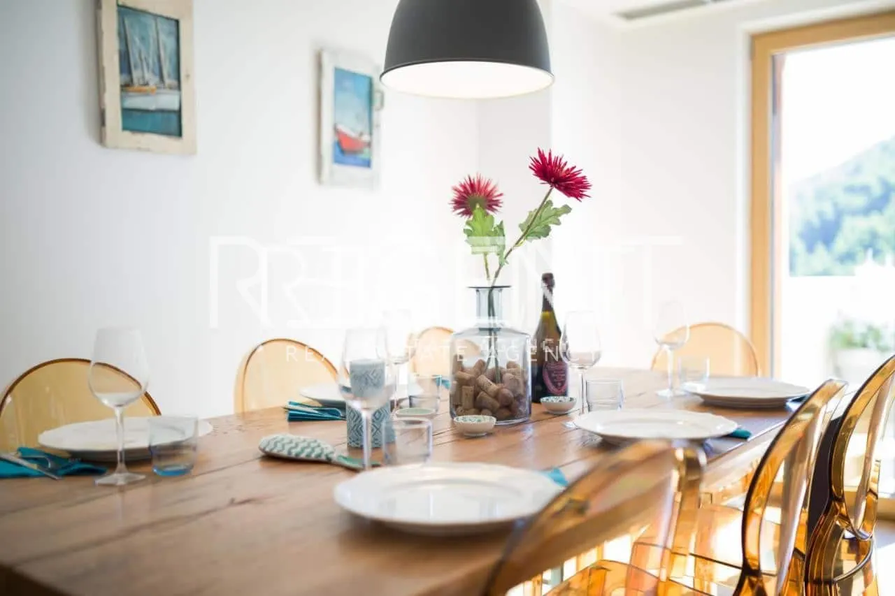 Hvar - villa in pietra dal design unico di 250m2