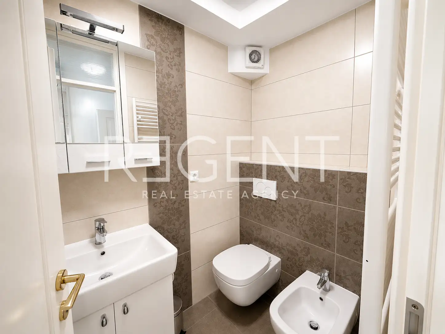 Záhreb, Medveščak – byt 150 m² na prenájom, 4 spálne, loggia, garáž