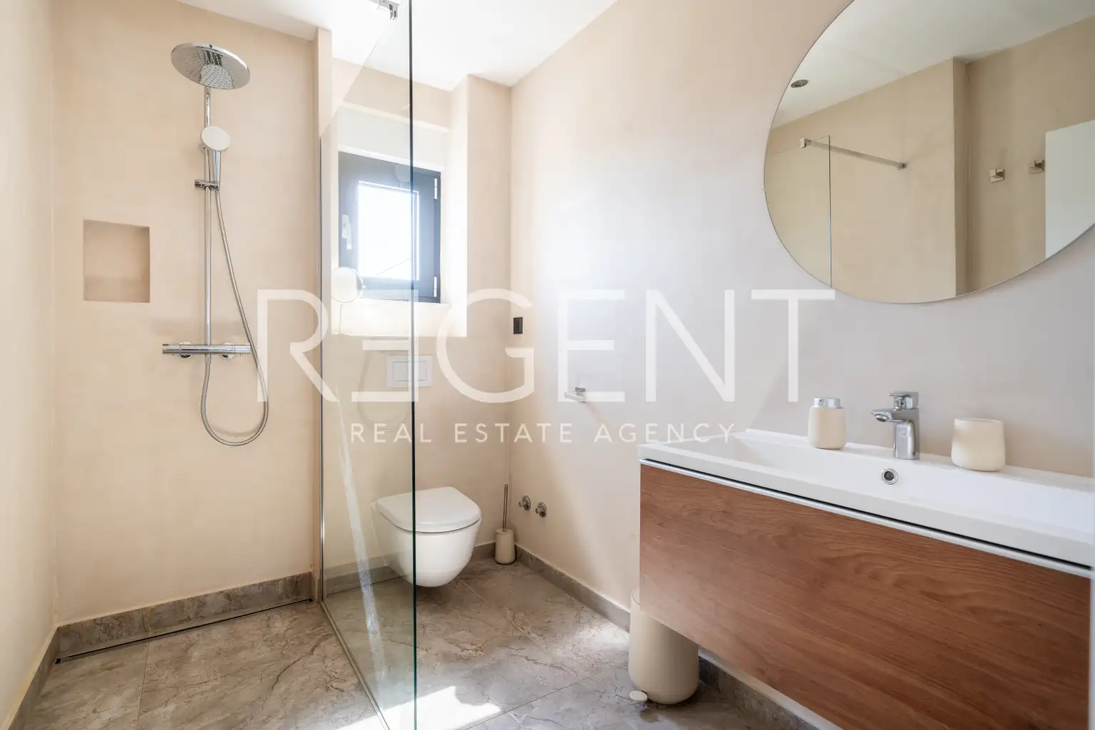 Trogir, Slatine - Zwei-Zimmer-Wohnung mit Terrassen und Meerblick