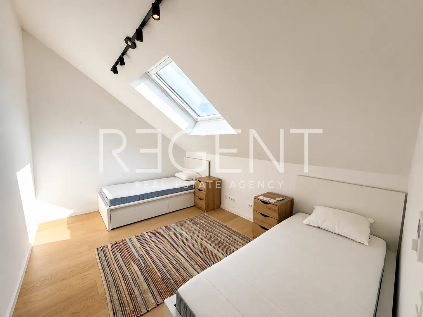 Zagreb, Maksimir– dvoetažni stan 80 m², 2SS, parking