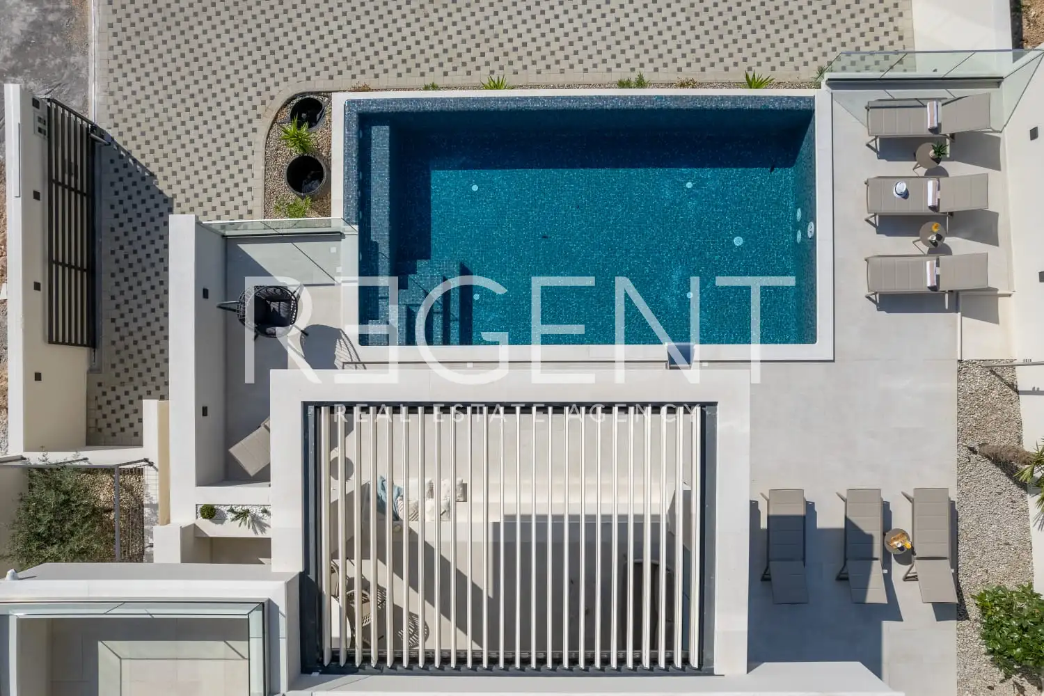 Podstrana - Moderná luxusná vila s bazénom a strešnou terasou