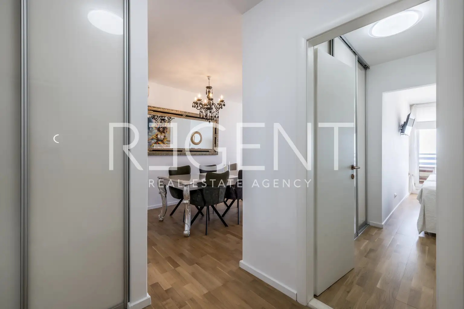 Split, Žnjan - Three-room apartment with a loggia and sea view