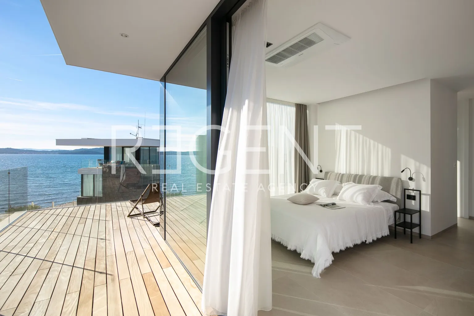 Sukošan – Luxusní moderní vila s bazénem 495 m2