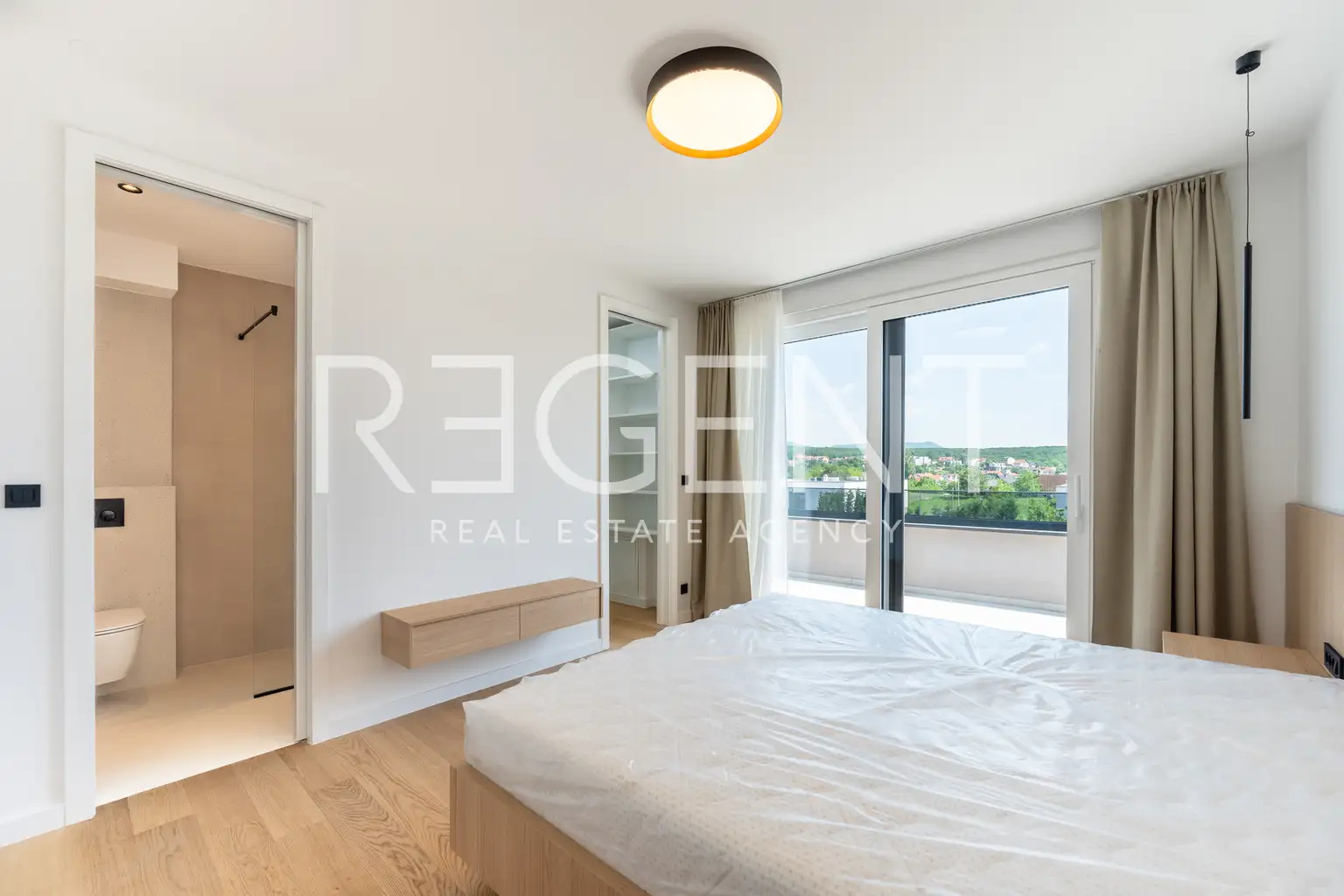 Vila 240 m² za najem, Gornji Bukovac — bazen, garaža