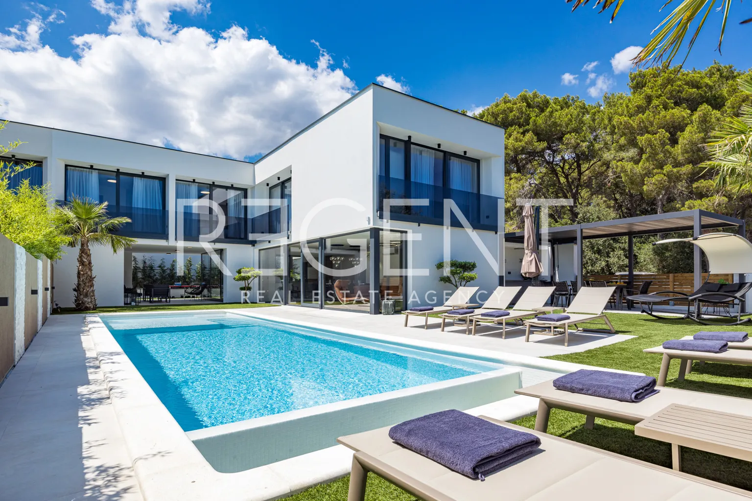 Istrie, Medulin - Nádherná moderní vila 220 m2
