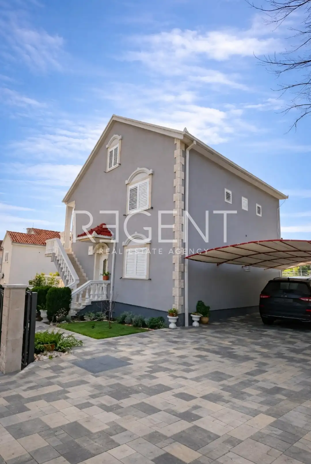 Pelješac, Orebić - Kuća s vrtom i tri stambene jedinice