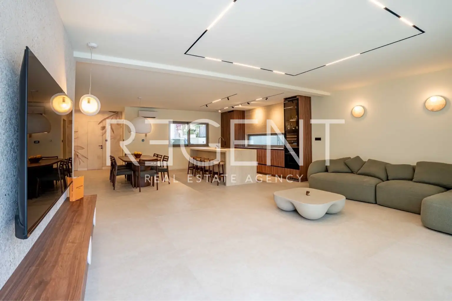 Brač, Sutivan - villa de 232 m², piscine, places de parking, vue sur mer