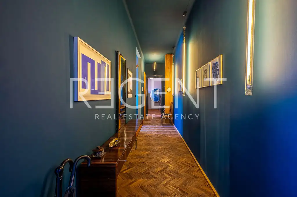 Zagreb, Masarykova – Artistic duplex with 6-meter ceilings